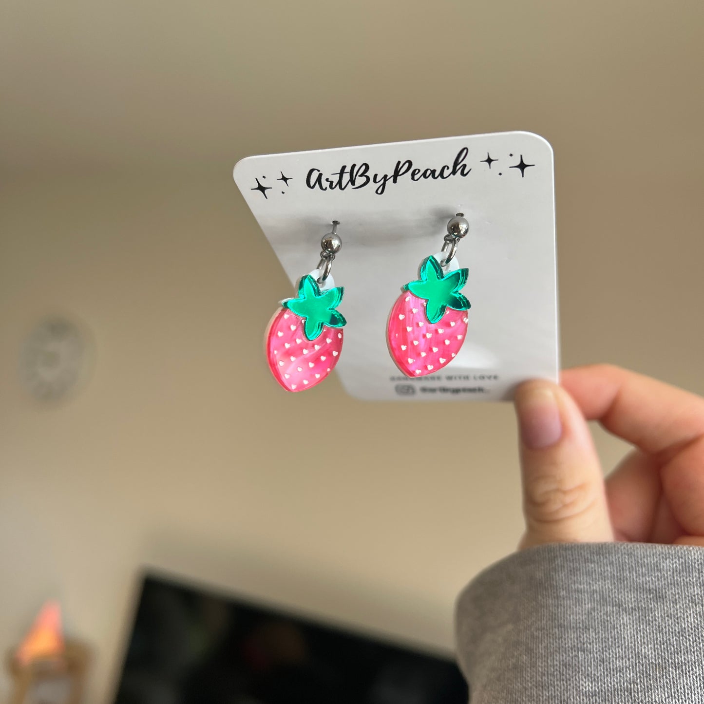 Mini Strawberry Dangles Pink